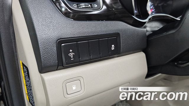Kia Canival 2019 — photo 16