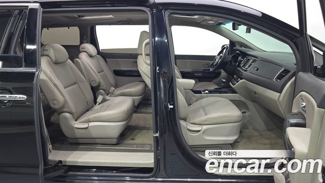 Kia Canival 2018 — photo 13