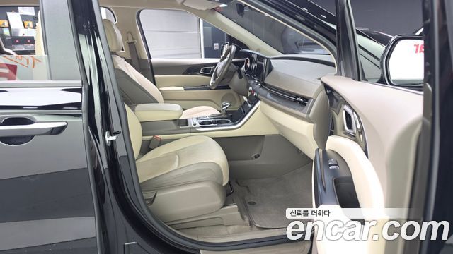 Kia Canival 2021 — photo 17