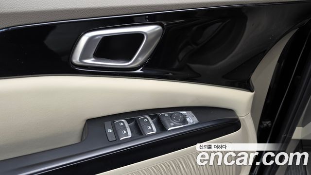Kia Canival 2021 — photo 23