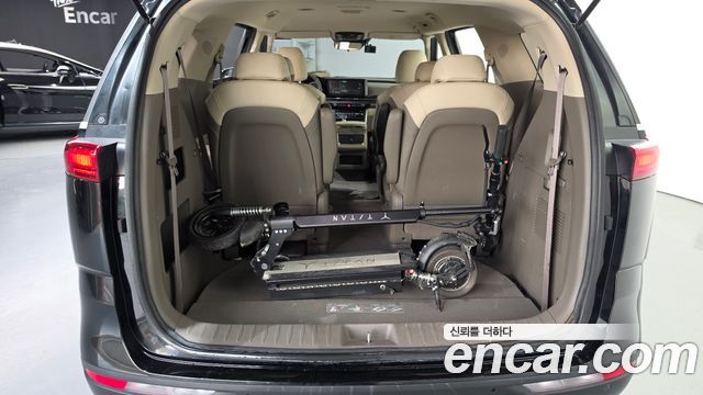 Kia Canival 2021 — photo 26