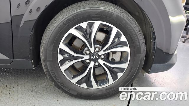 Kia Canival 2021 — photo 7