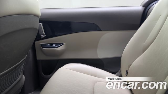 Kia Canival 2021 — photo 15