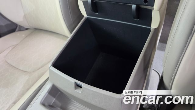 Kia Canival 2021 — photo 27