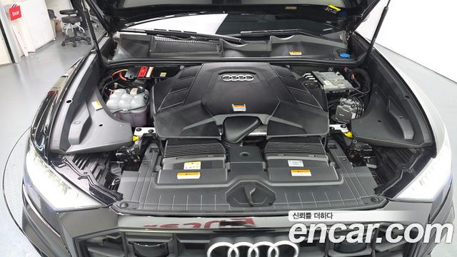 Audi Q8 2022 — photo 6