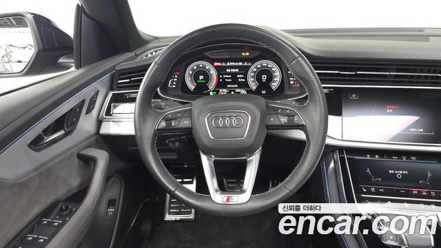Audi Q8 2022 — photo 12
