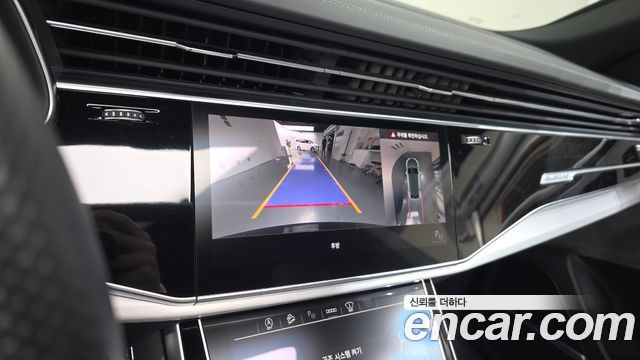 Audi Q8 2022 — photo 14