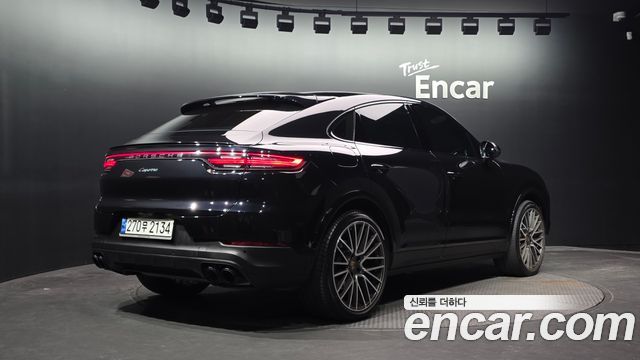 Porsche Cayenne 2022 — photo 2