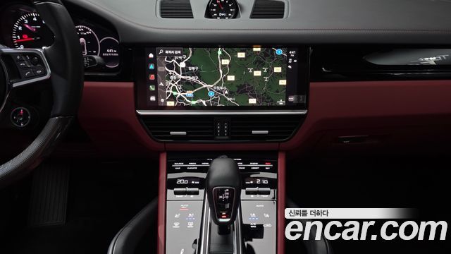 Porsche Cayenne 2022 — photo 20