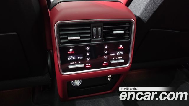 Porsche Cayenne 2022 — photo 25