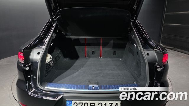 Porsche Cayenne 2022 — photo 26
