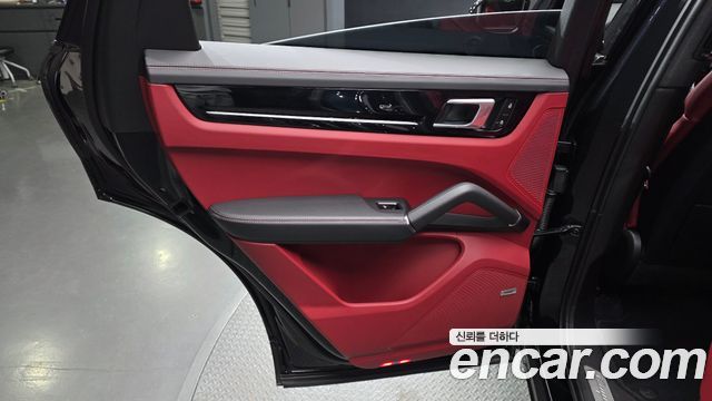 Porsche Cayenne 2022 — photo 15
