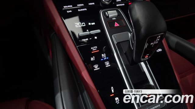 Porsche Cayenne 2022 — photo 34