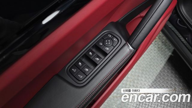 Porsche Cayenne 2022 — photo 35