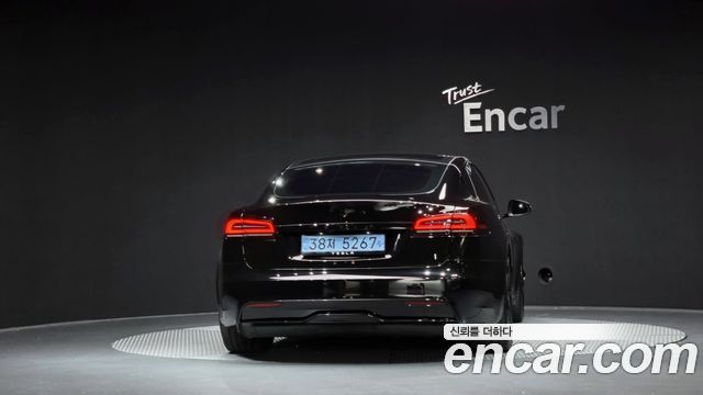 Tesla Model S 2026 — photo 4