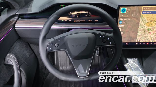 Tesla Model S 2026 — photo 13