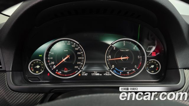 BMW 5-Series 2013 — photo 8