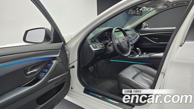 BMW 5-Series 2013 — photo 10