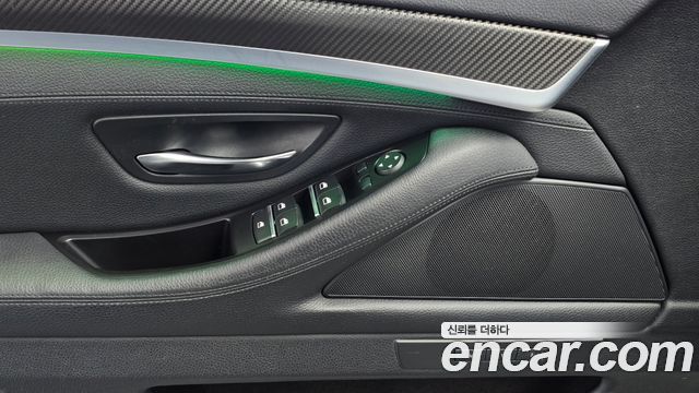 BMW 5-Series 2013 — photo 18