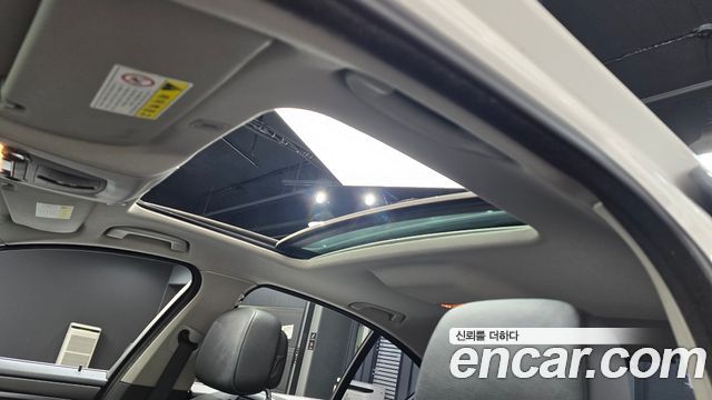 BMW 5-Series 2013 — photo 19