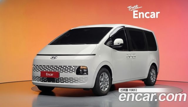 Hyundai Staria 2024 — photo 1