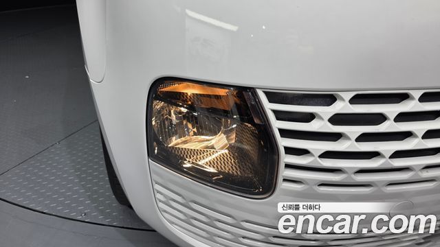 Hyundai Staria 2024 — photo 8