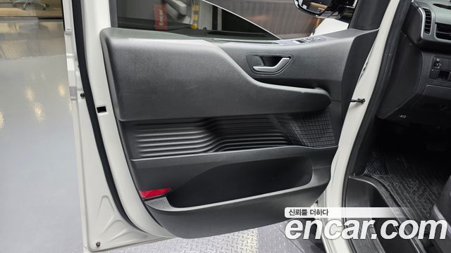 Hyundai Staria 2024 — photo 14