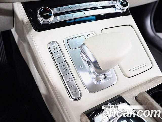 Genesis G90 2019 — photo 9