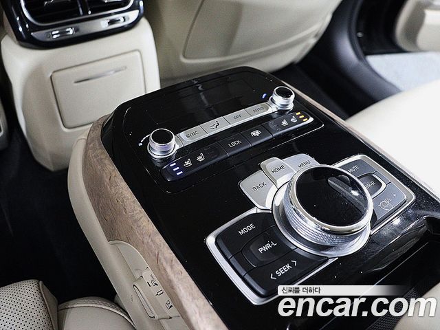 Genesis G90 2019 — photo 15