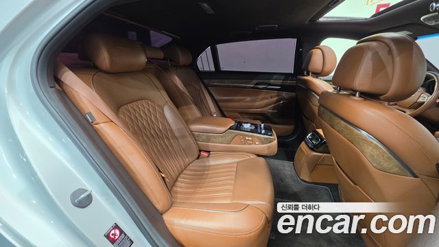 Genesis G90 2019 — photo 19