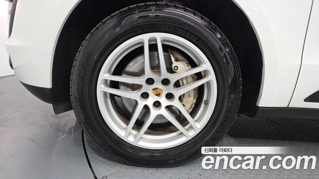 Porsche Macan 2017 — photo 5