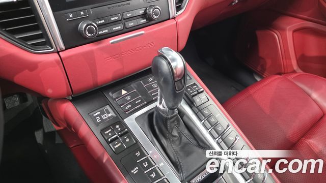 Porsche Macan 2017 — photo 9