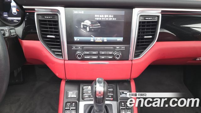 Porsche Macan 2017 — photo 14