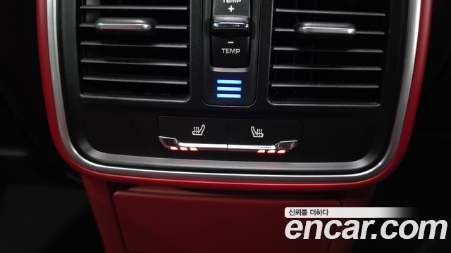 Porsche Macan 2017 — photo 18