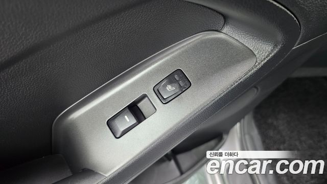 Kia K3 2013 — photo 27