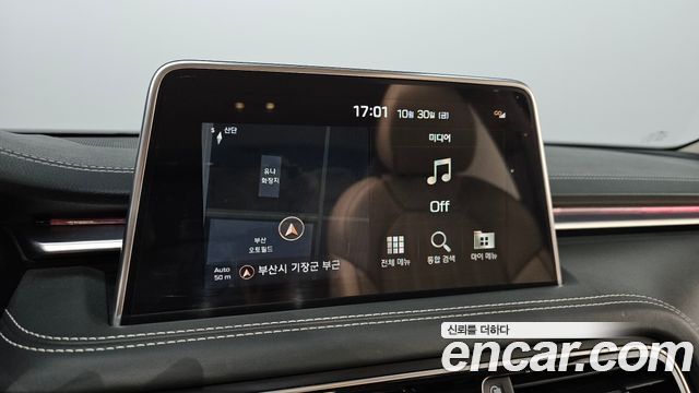 Genesis G70 2019 — photo 22