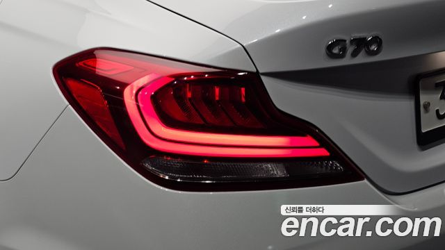 Genesis G70 2019 — photo 9