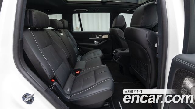 Mercedes-Benz GLS-Class 2026 — photo 10