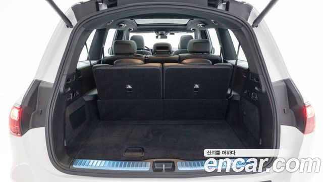 Mercedes-Benz GLS-Class 2026 — photo 11