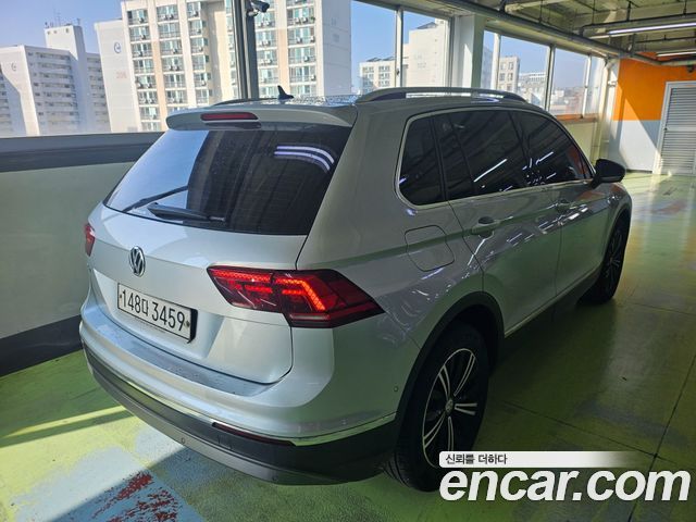 Volkswagen Tiguan 2020 — photo 2