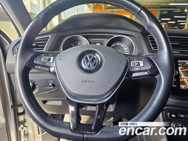 Volkswagen Tiguan 2020 — photo 13