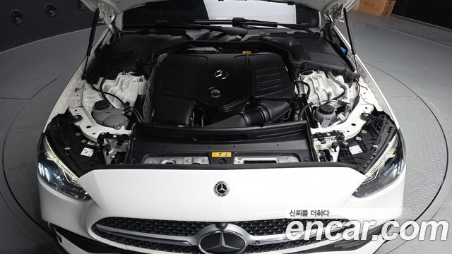 Mercedes-Benz C-Class 2025 — photo 6