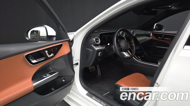 Mercedes-Benz C-Class 2025 — photo 10