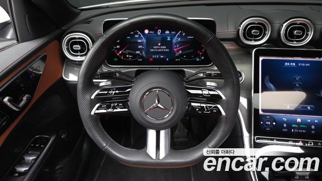 Mercedes-Benz C-Class 2025 — photo 14