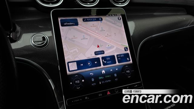 Mercedes-Benz C-Class 2025 — photo 15