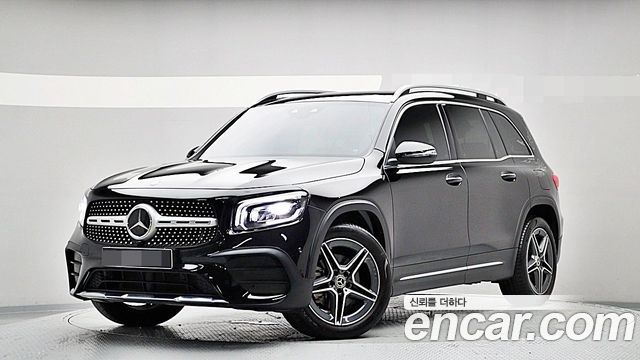 Mercedes-Benz GLB-Class 2023 — photo 1
