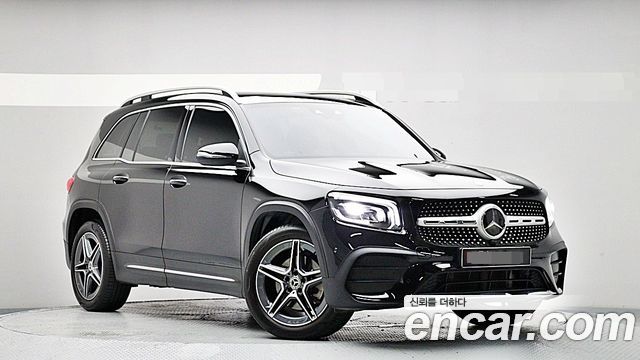Mercedes-Benz GLB-Class 2023 — photo 3