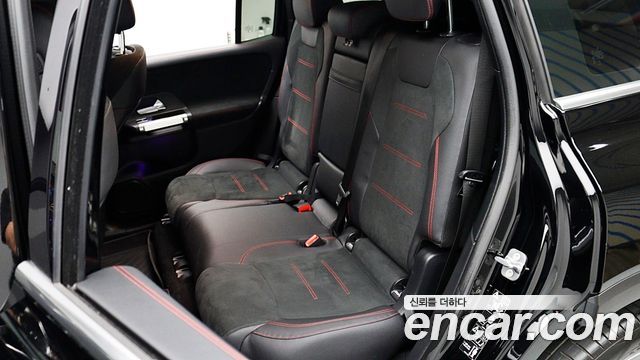 Mercedes-Benz GLB-Class 2023 — photo 8