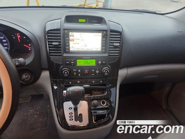 Kia Canival 2012 — photo 6