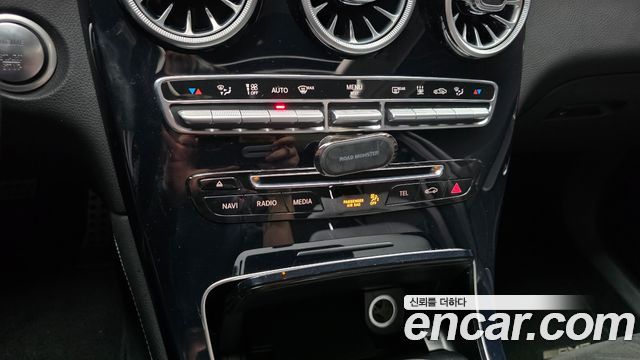 Mercedes-Benz GLC-Class 2019 — photo 23